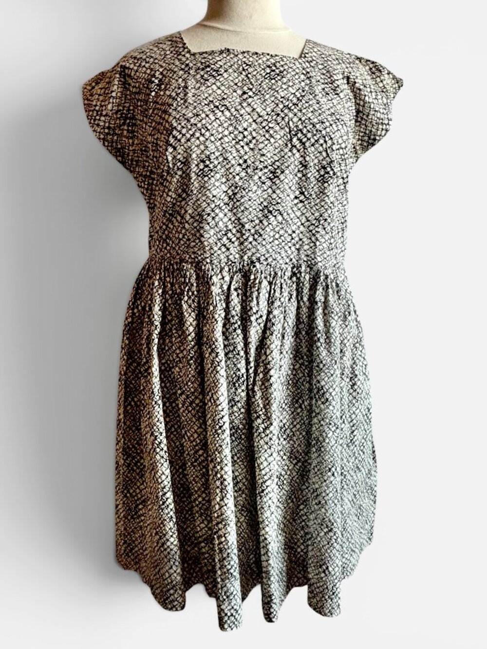 Vintage 1950s Hand Made Cotton Print Cottagecore House Dress L/XL